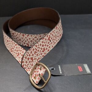 NWT,Levi's Brown/ White Floral Reversible Belt with Metallic Gold Buckle,XL.